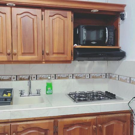 Habitacion Privada En Jardin Cerca Al Parque Hotel ภายนอก รูปภาพ